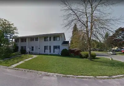 Excellent Quite, Mature neighborhood ,easy access to highway ,bus location 4 bed rooms house with Ca...