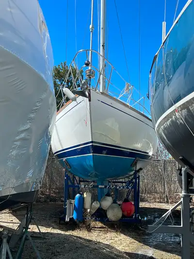 Great sailing, family boat. Has been sailed out from a great marina for the last five years. Robust,...