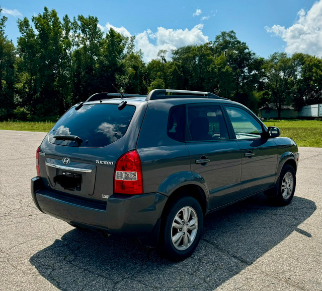 2009 Hyundai Tucson for Sale! in Cars & Trucks in Norfolk County - Image 3