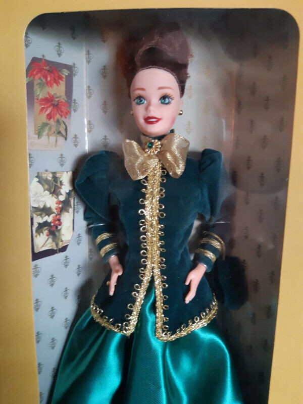 1996 collectible Yuletide Romance Barbie - in box in Arts & Collectibles in Kitchener / Waterloo