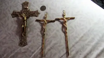 3 Croix Jesus Christ -A partir de 10$, View more