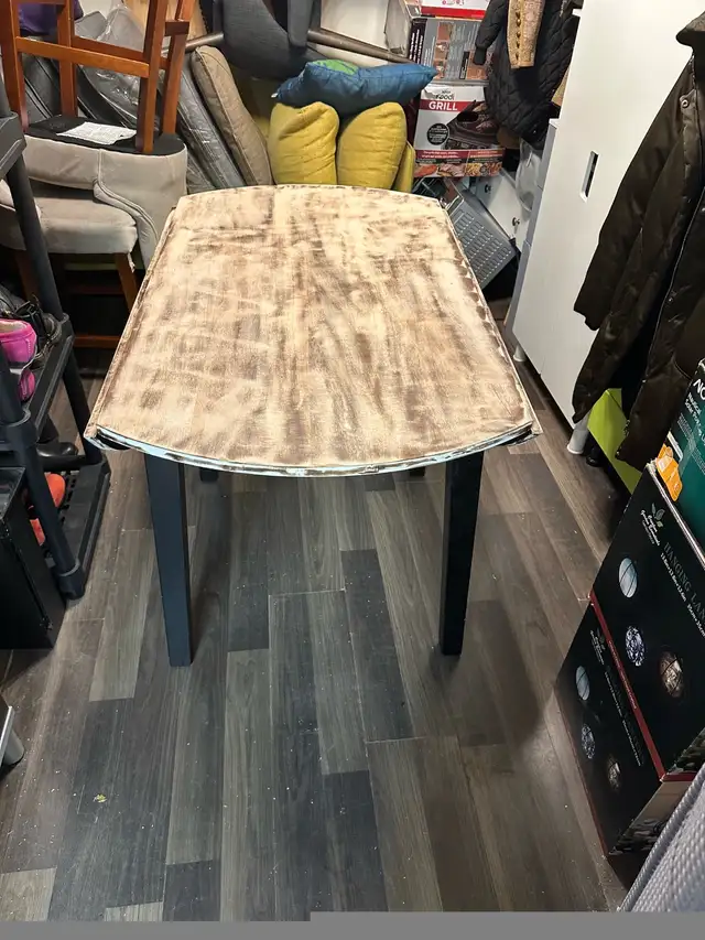 Drop Leaf Table with 3 Chairs in Dining Tables & Sets in City of Toronto - Image 2