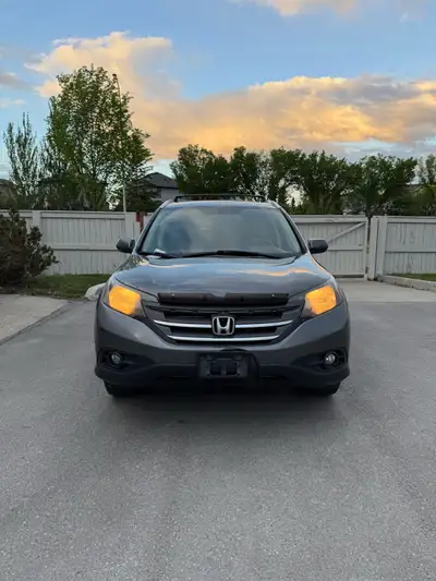 Selling my 2012 Honda CR-V Touring - Top of the Line - Mint Condition 2012 Honda CR-V Touring in exc...