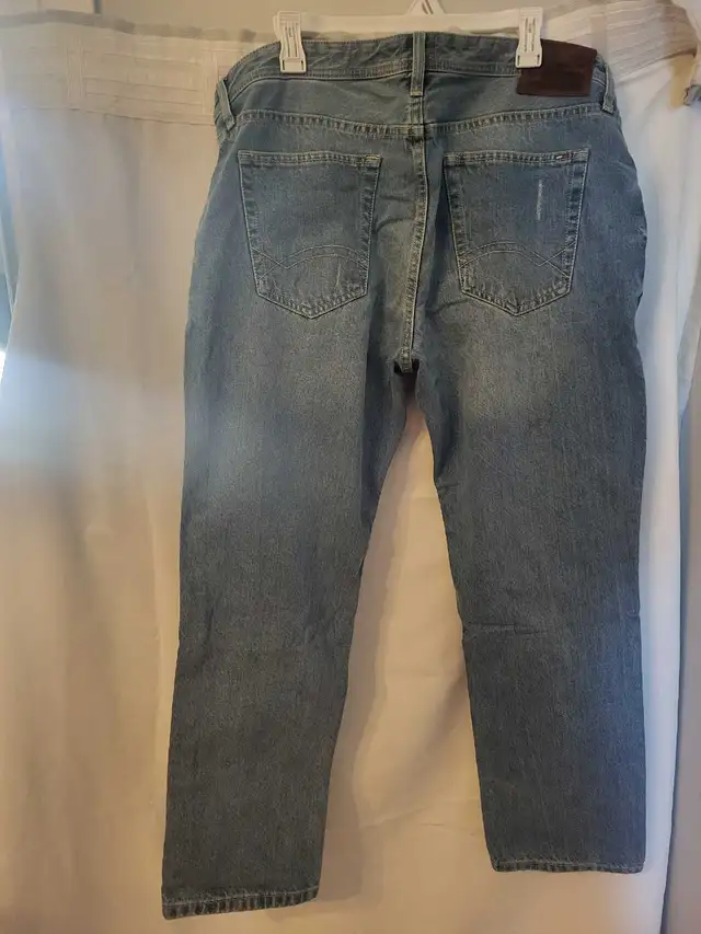 Tommy Hilfiger Jeans mens 38/30 in Men's in Oshawa / Durham Region - Image 4