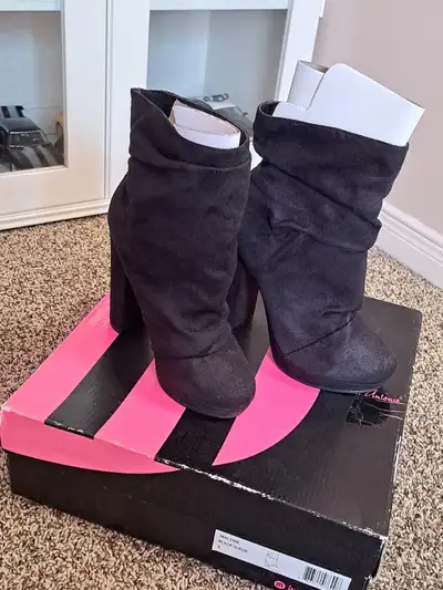 Ladies black suede boots, View more