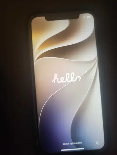 iPhone 11 crackback, View more