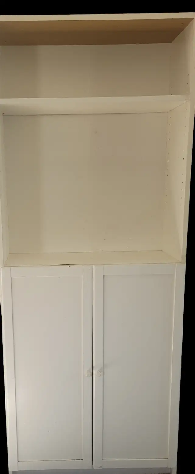 White wooden shelf with bottom cupboard. I deliver! in Bookcases & Shelving Units in St. Albert - Image 2