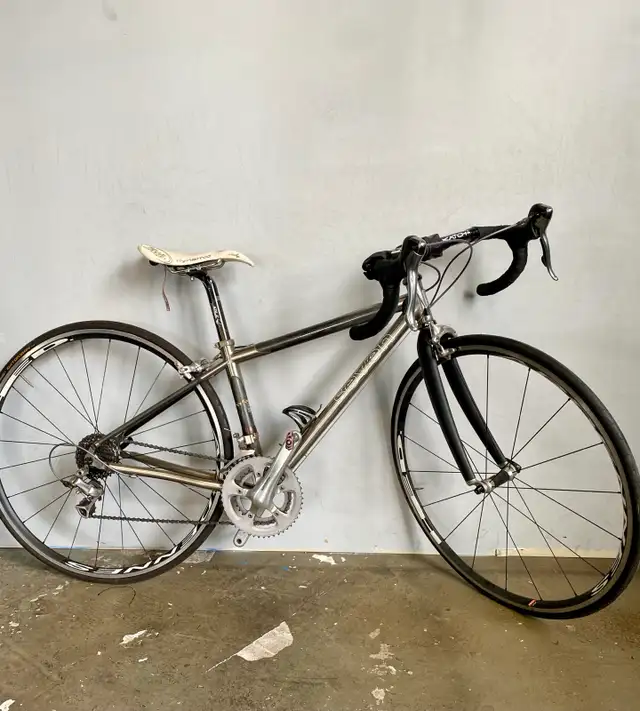 Seven Road Bike Custom Titanium/Carbon Fibre in Road in City of Toronto - Image 4