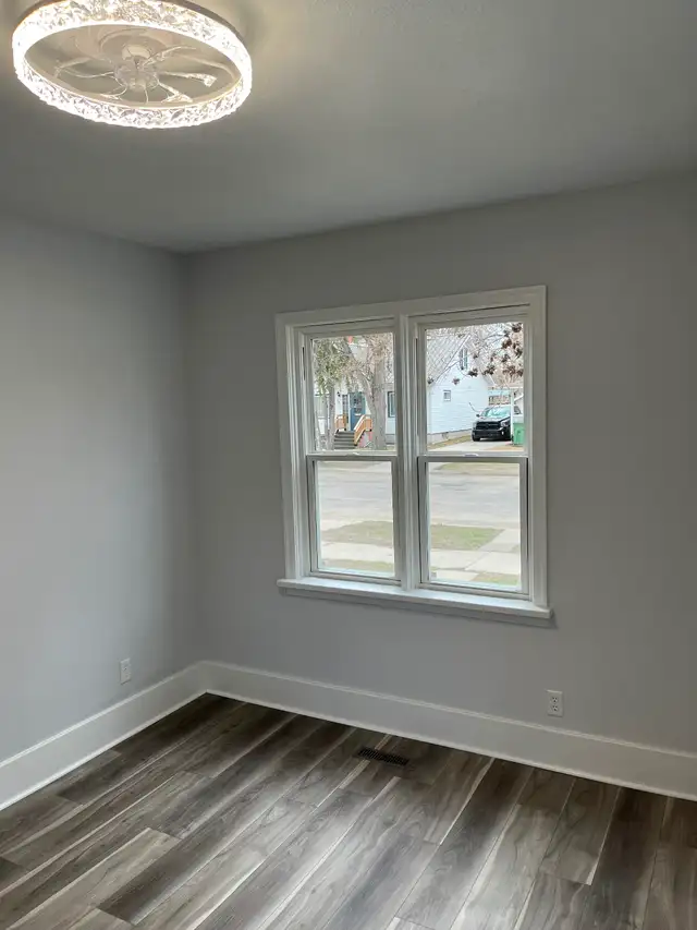 Freshly Updated. 77 Fourth Ave N in Houses for Sale in Regina - Image 9