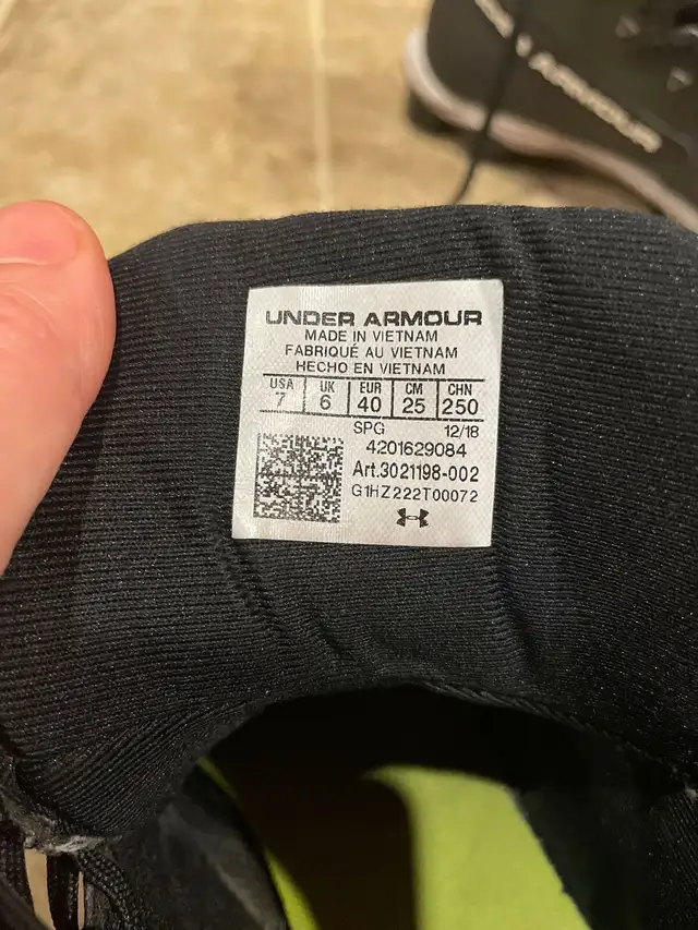 Souliers de football pointure 7 (enfants) in Football in Drummondville - Image 3