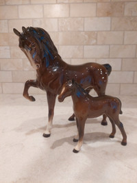 $79 BESWICK HORSE & FOAL W PLINTH - PERFECT