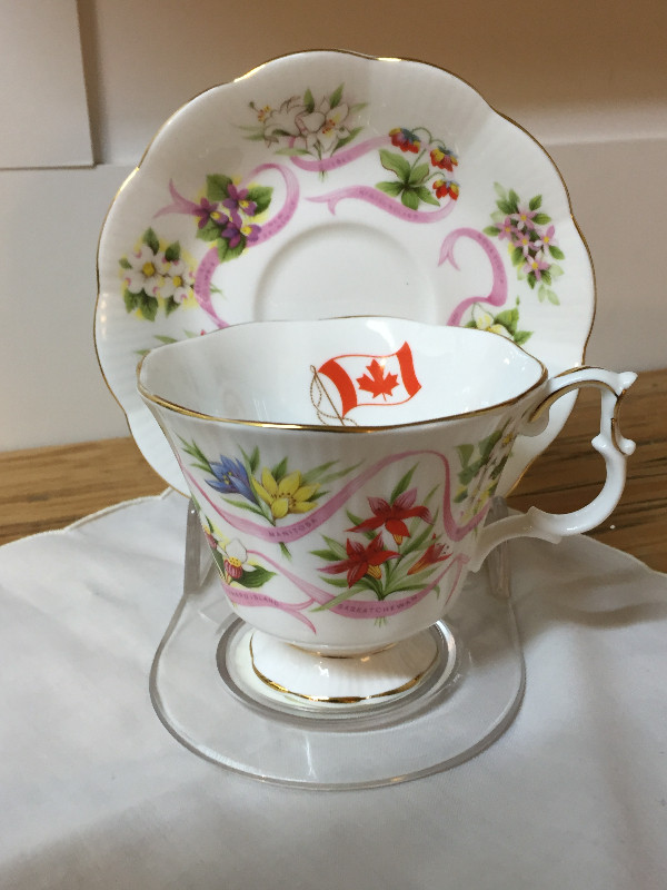 Magnifiques tasses de fine porcelaine dans Art et objets de collection  à Ville de Montréal - Image 4