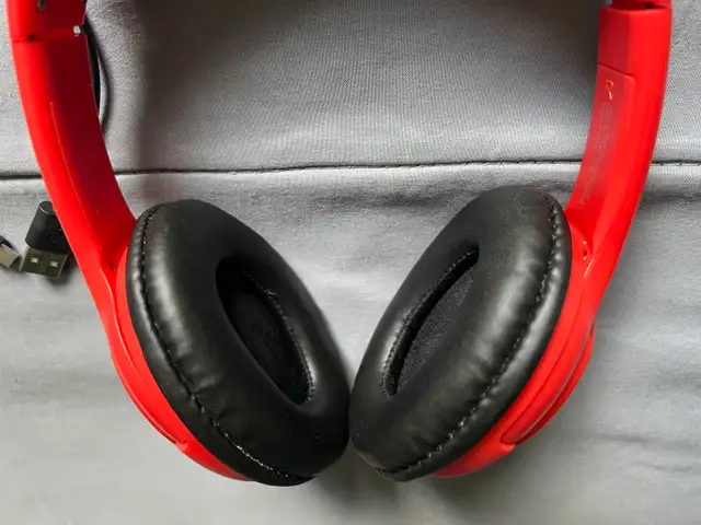 Polaroid Bluetooth Headphones576496174105241602