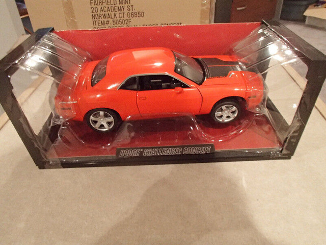 1:18 SCALE DIE-CAST FAIRFIELD MINT 2006 DODGE CHALLENGER CONCEPT in Toys & Games in Sarnia