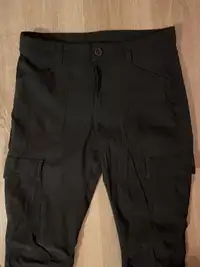MEC women’s high waisted black cargo pants
