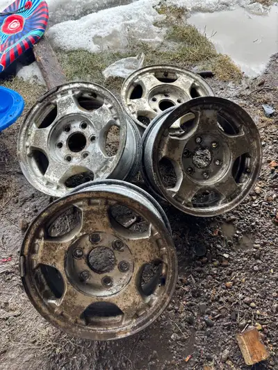 Early 2000 16inch aluminum Chevy gmc rims 100obo