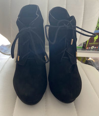 Black Suede Women’s Shoes  - Chaussures pour femmes
