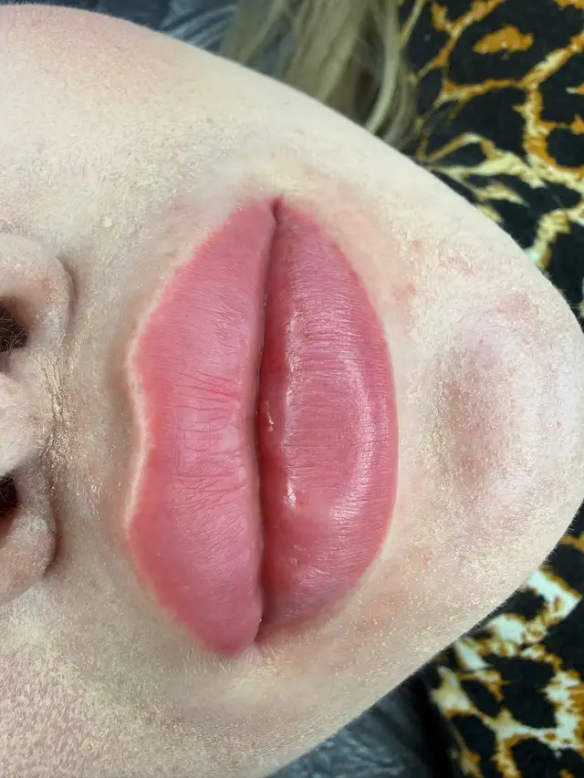Facial, Waxing, eyebrows and permanent makeup  in Health & Special Needs in Edmonton - Image 9