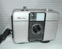 Ricoh caméra Auto Half E(f:2,8, 25mm), Japan, Sunpak flash élect
