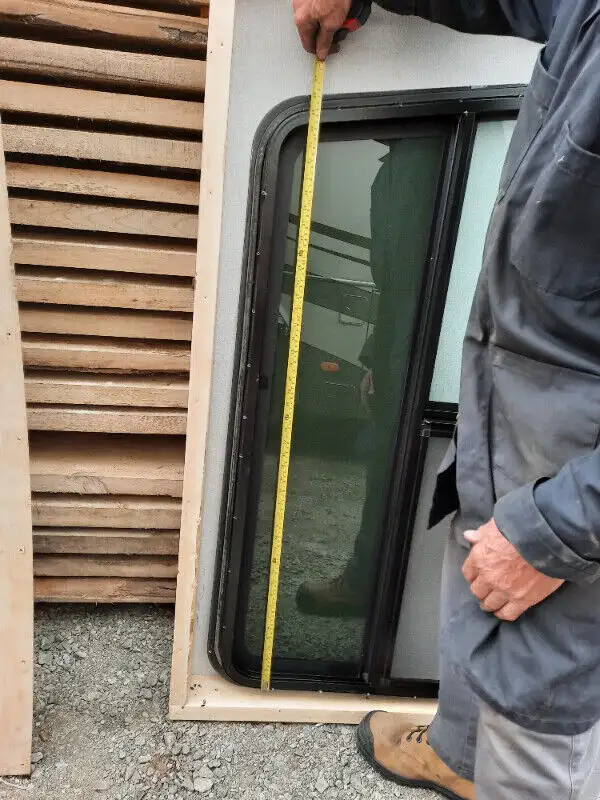 FENÊTRE ou VITRE de MOTORISÉ (usagé) in RVs & Motorhomes in Victoriaville - Image 9