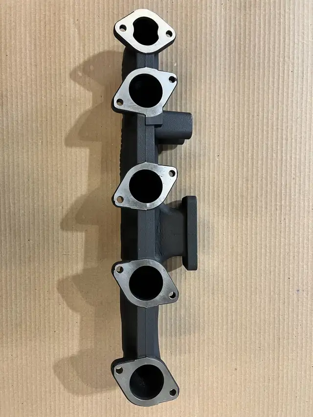 Kubota M6  M7 6.1L Exhaust Manifold ( 1J524-12312 ) in Farming Equipment in Oakville / Halton Region - Image 2