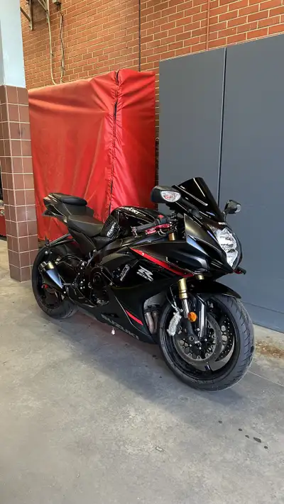 For Sale: 2024 Suzuki GSX-R750 – Mint Condition | 13,000 KM Selling my 2024 Suzuki GSX-R750 – a high...