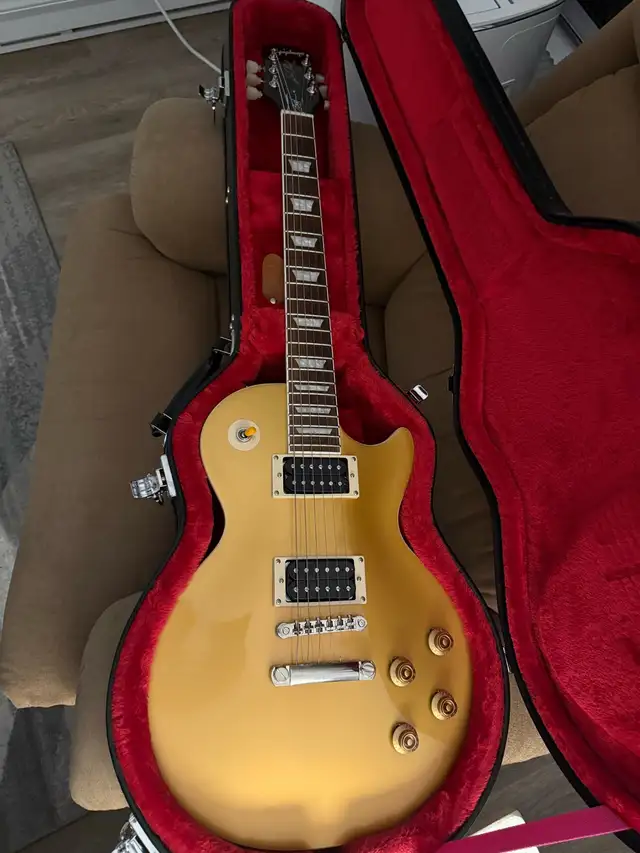 Epiphone “Slash Victoria” Les Paul w/ case  in Guitars in Kawartha Lakes - Image 2