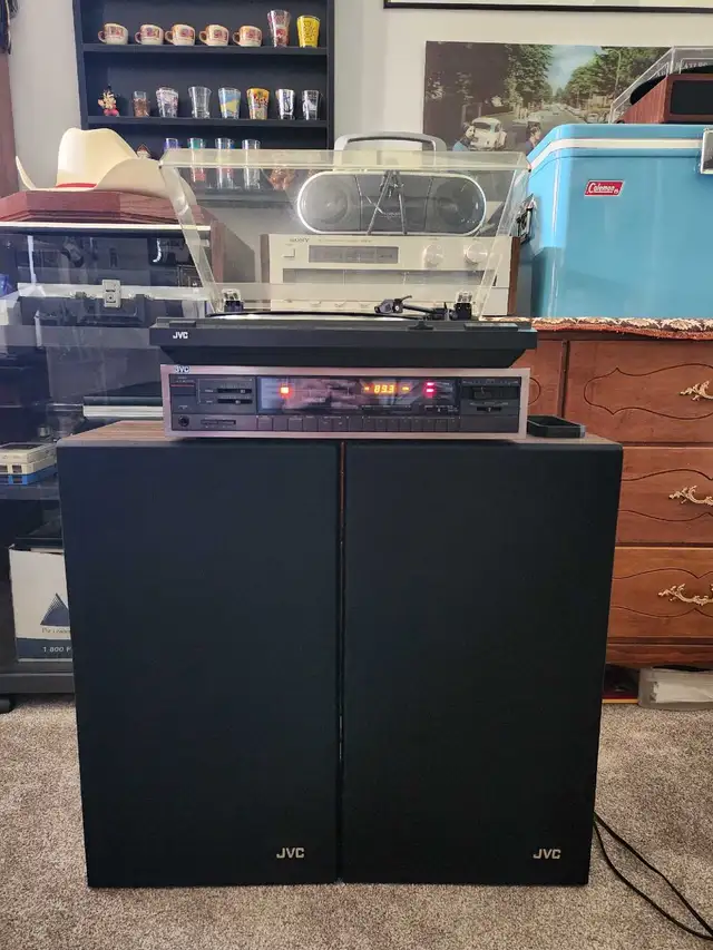 JVC - Turntable Receiver Stereo System in Stereo Systems & Home Theatre in Edmonton - Image 2