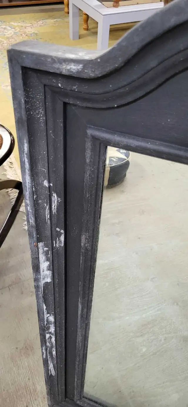 Vintage Mirror w/ Decorative Frame in Home Décor & Accents in Trenton - Image 6