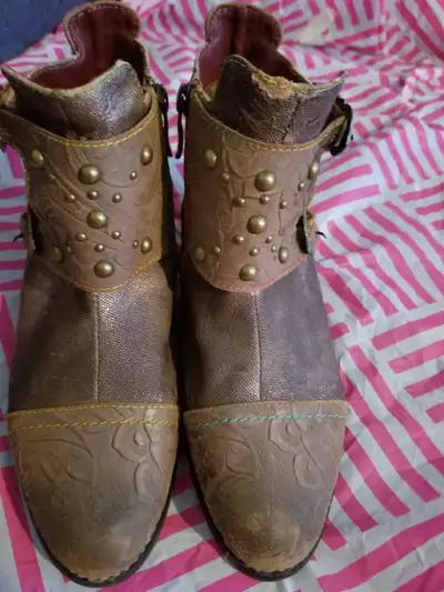 Dress up Boots, View more