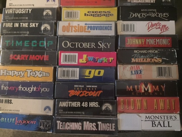 216 Original and Popular VHS movies dans CD, DVD et Blu-ray  à Ouest de l’Île - Image 2