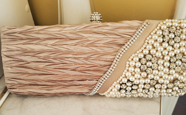 Brand new beautiful evening bags in Women's - Bags & Wallets in Mississauga / Peel Region - Image 3