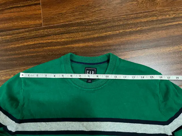 Gap men’s XS crewneck sweater, cotton, green striped  in Men's in Oshawa / Durham Region - Image 7