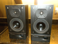 Mirage model M-290 bookshelf speakers