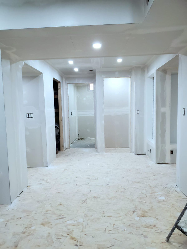 Stucco removal, Drywall, Mudding, Taping, and Painting services in Drywall & Stucco Removal in Mississauga / Peel Region - Image 2