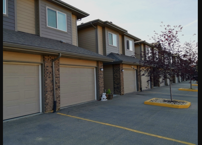 Townhouses is a family oriented townhome located in the central area. Clean and quiet close to shopp...