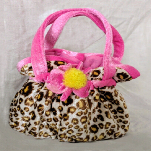 Petit sac charmant pour fillette, aux motifs léopard dans Enfants et jeunesse  à Saint-Hyacinthe - Image 2