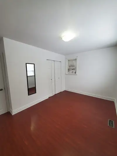 Private room Rent $750. Available for a girl from 1st March. Spacious 3-bedroom house with ground-fl...