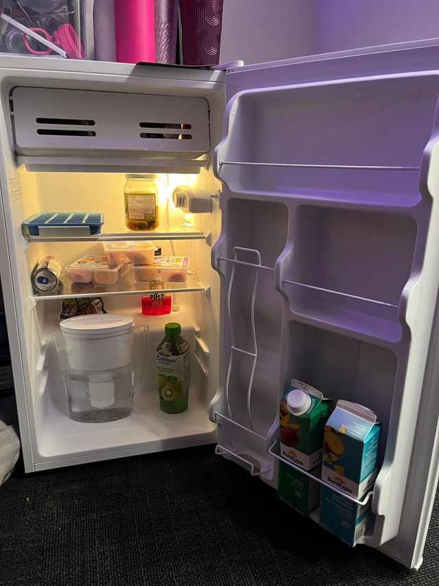 Mini fridge in Refrigerators in UBC - Image 2