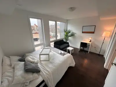 Near Yorkdale Station & Yorkdale Mall Looking for a clean, modern, and well-located home? This is pe...