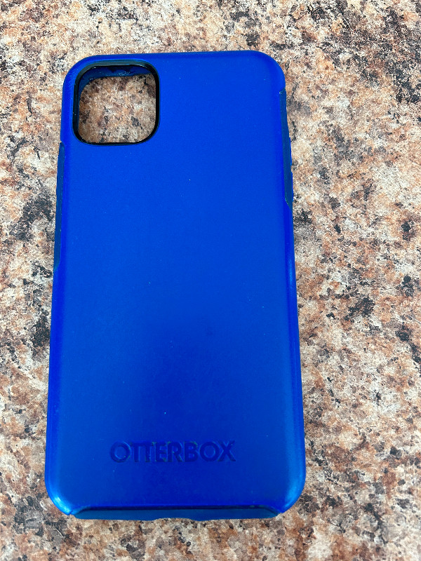Otter box Symmetry IPhone 11 Pro Max case in Cell Phone Accessories in Ottawa
