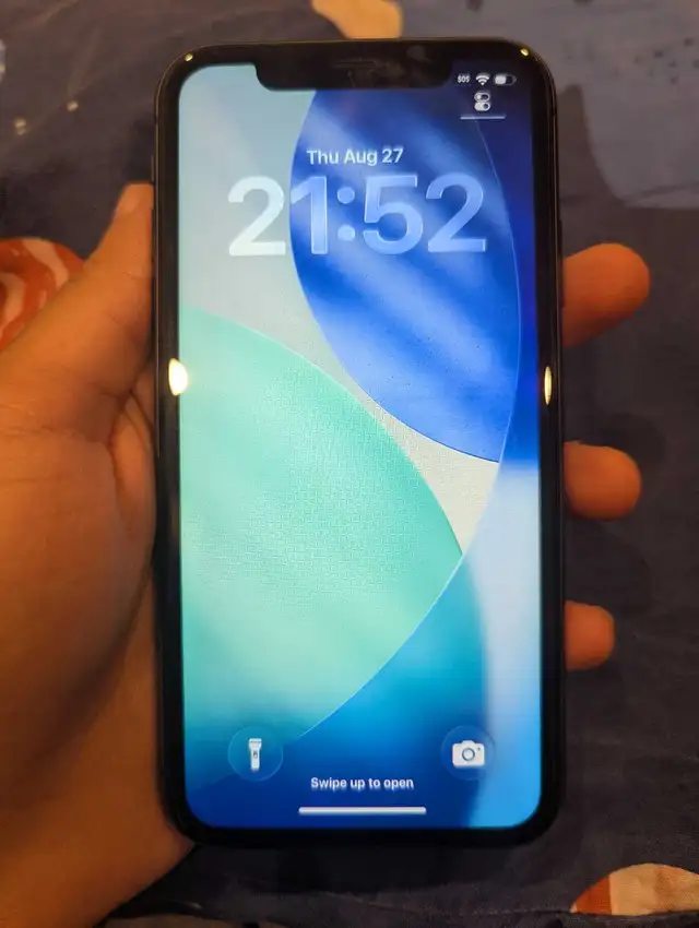 iPhone 11 - 64gb - 100% Battery Health