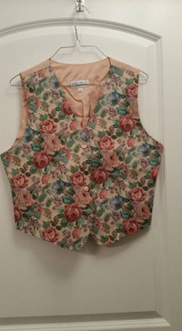 Ladies -- Quality Brocade Vest -- Medium -- Yorkton, SK