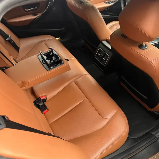 BMW 330i Wagon 2017496772172827873287