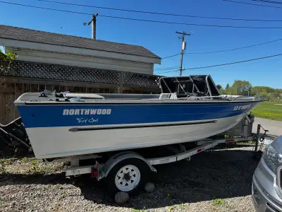 1999 Smoker Craft Northwood 17’ Aluminum Fishing Boat – 120 HP MerCruiser Turn-key fishing boat pack...