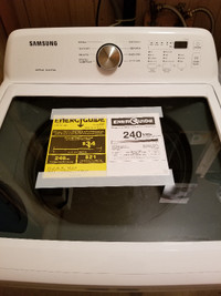 Less than 1 year Used Samsung Laundry and Dryer Combo