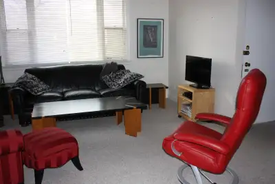 SEP 1st. FIVE (5) MIN. to BLOOR subway KEELE STN. DUNDAS W + UP (10) min. Bills included. Private, q...