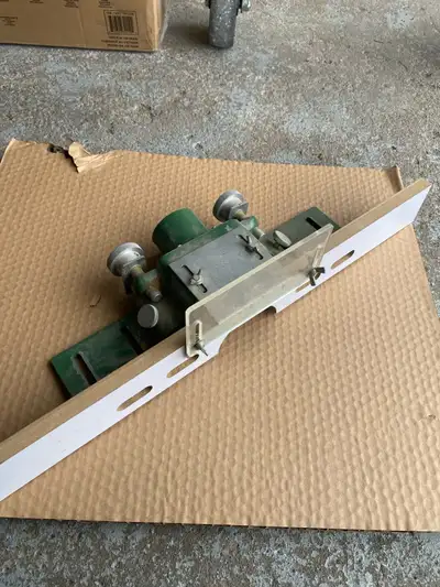 I'm selling a used router fence in good condition, perfect for enhancing the precision and safety of...