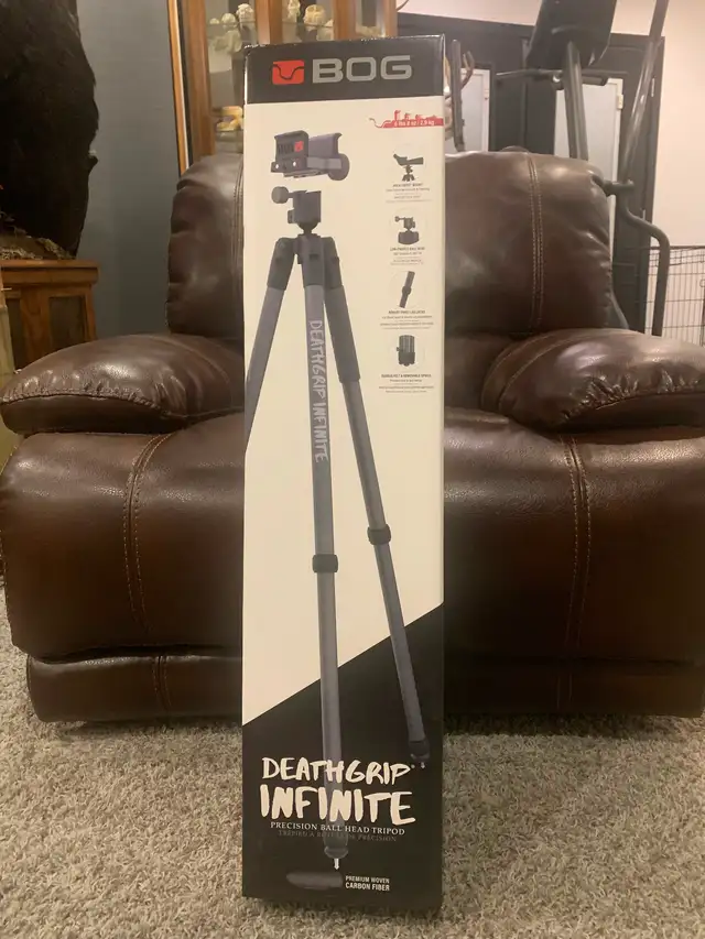 BOG Deathgrip Infinite Carbon Fiber Tripod! in Fishing, Camping & Outdoors in Prince George - Image 2