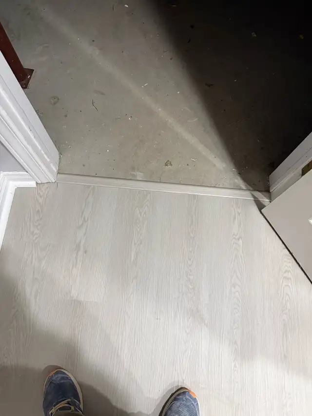 Tile installer 585100376157071364